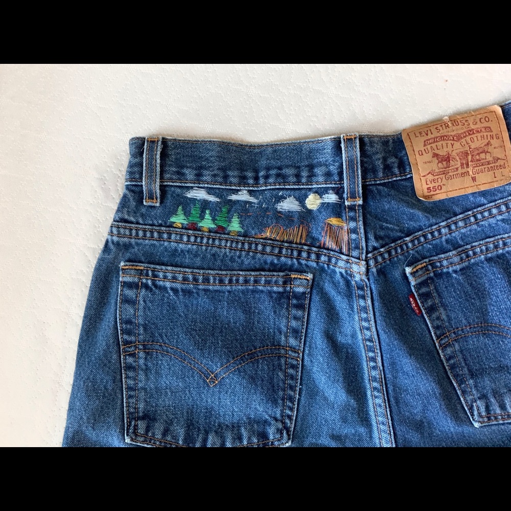 Embroidered Levi’s 550